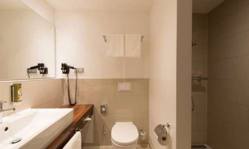 Badezimmer im Heikotel Hotel am Stadtpark