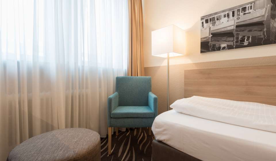 Wohnbereich im Einzelzimmer Standard im Heikotel am Stadtpark