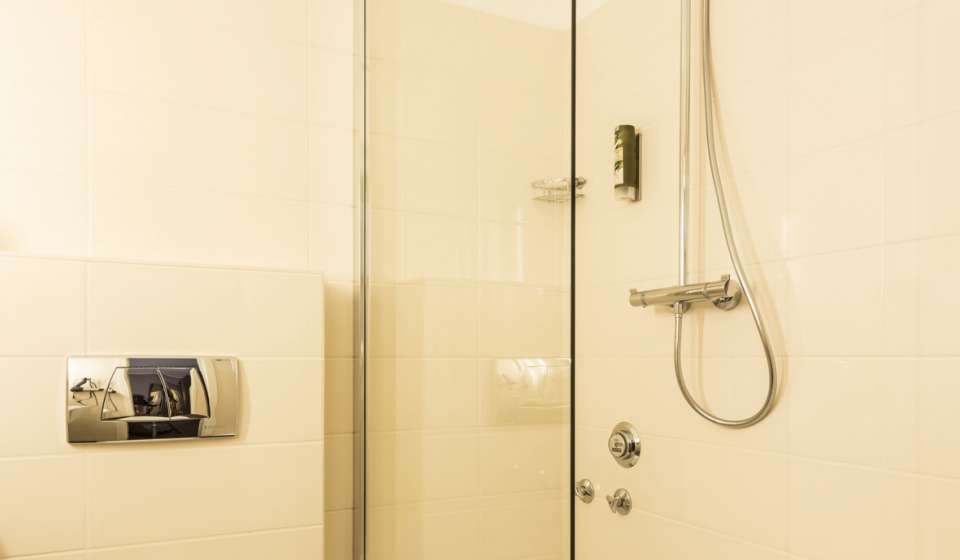 Neu renoviertes Badezimmer im Doppelzimmer Premium