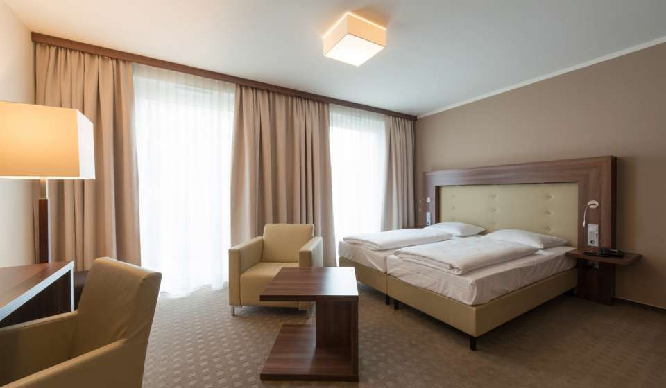 Wohnbereich im Doppelzimmer Premium im Heikotel City Nord Wohnbereich im Doppelzimmer Premium im Heikotel City Nord