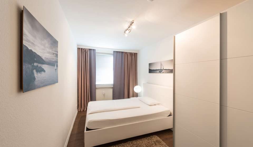Helles Zimmer im Wohnbereich im Heikotel Serviced Appartement
