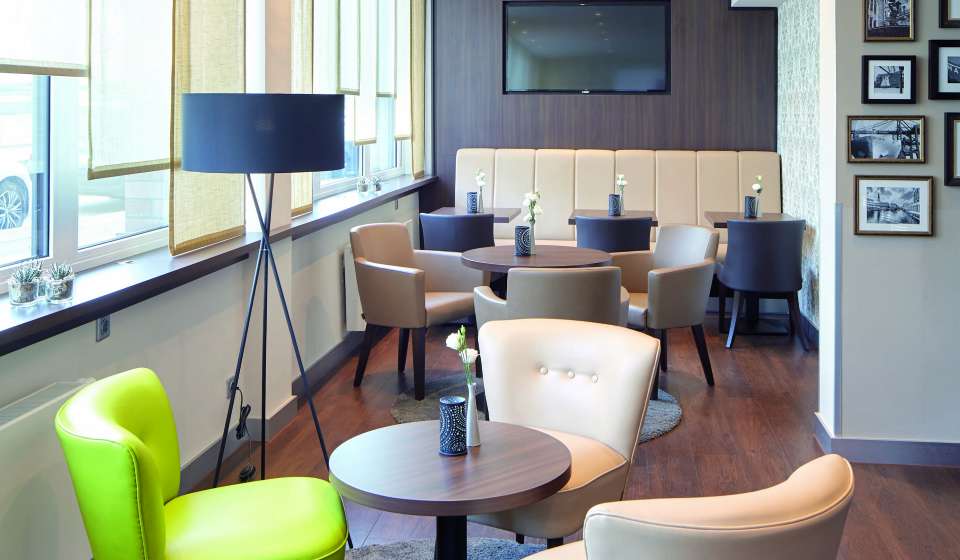 Innenansicht der Hotelbar des City Nord