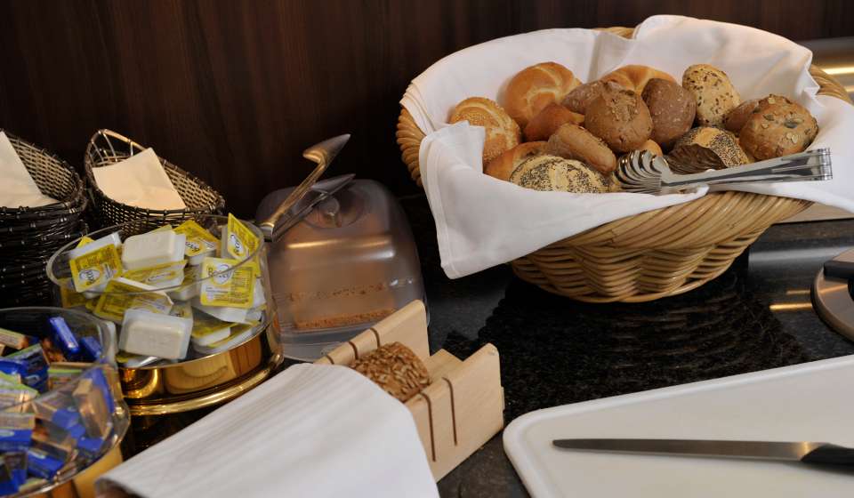 Brotkorb des Frühstücksbuffet