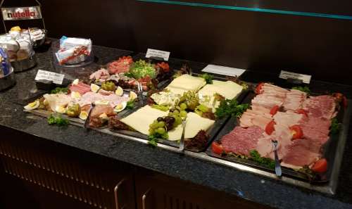 Heikotel Fruehstuecksdamen 3 2